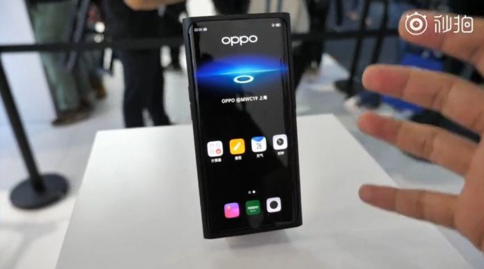 Смартфон Oppo с камерой под экраном